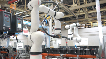 跟著鐵甲探“燈塔工廠” 福康非道路發動機如何鑄就卓越品質？