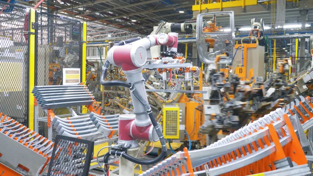 節(jié)卡機(jī)器人與均普智能達(dá)成全球戰(zhàn)略合作 機(jī)械手技術(shù)驅(qū)動(dòng)智能制造新未來(lái)